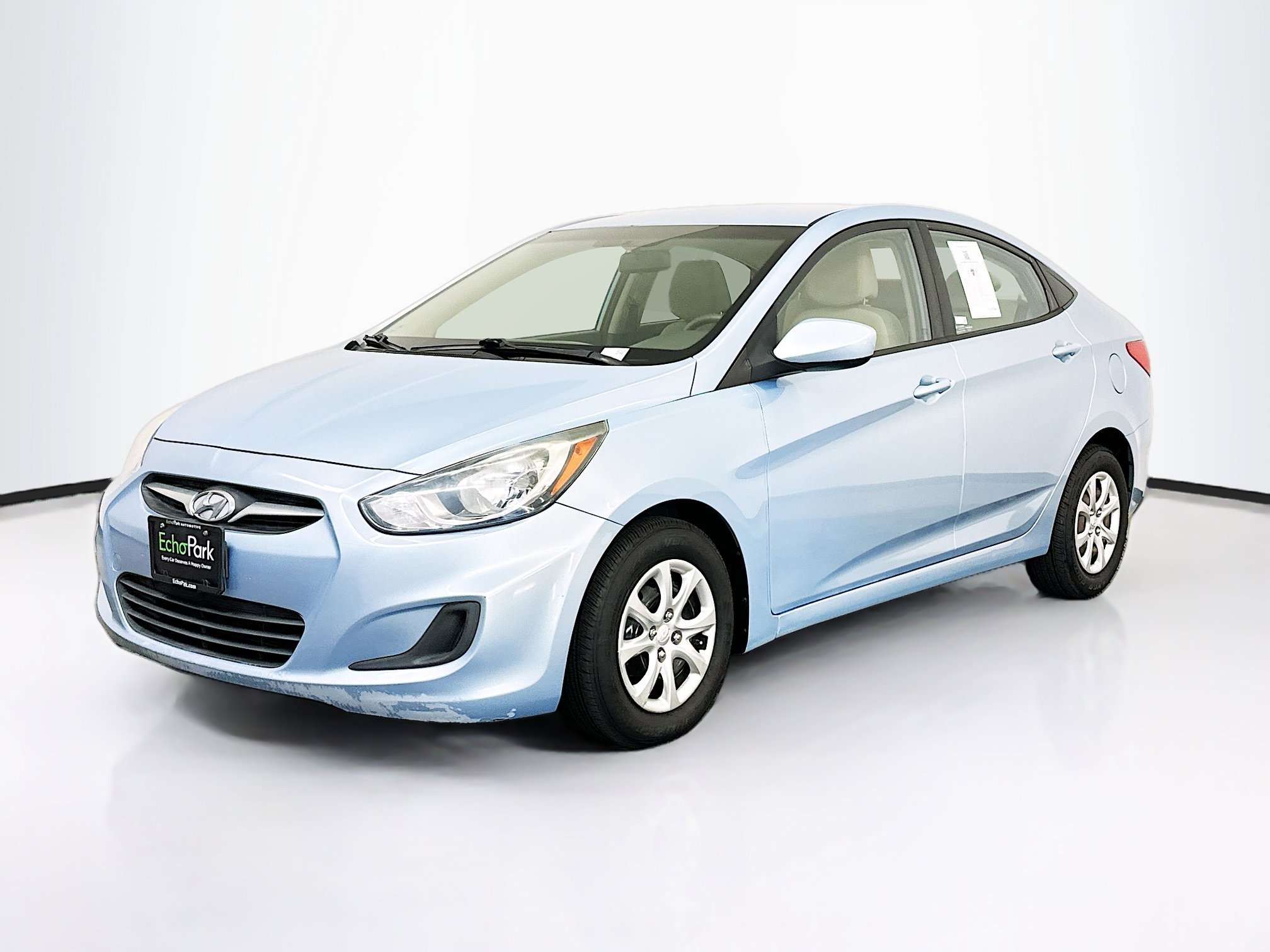 Used 2014 Hyundai Accent GLS FWD image 3