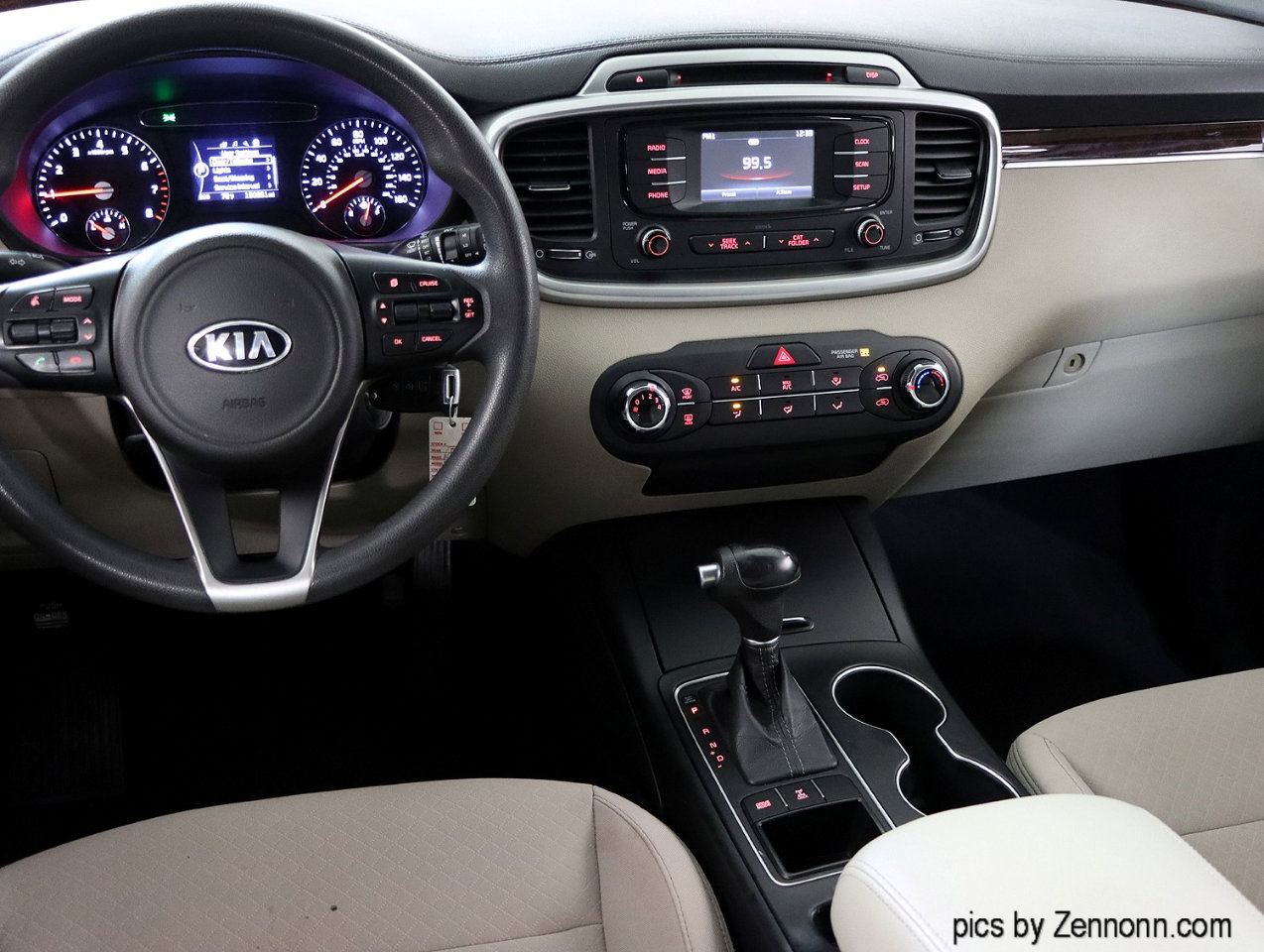 Used 2017 Kia Sorento AWD image 16