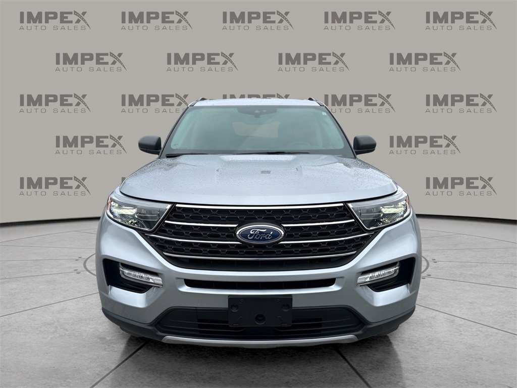 Used 2022 Ford Explorer XLT w/ Equipment Group 202A image 8