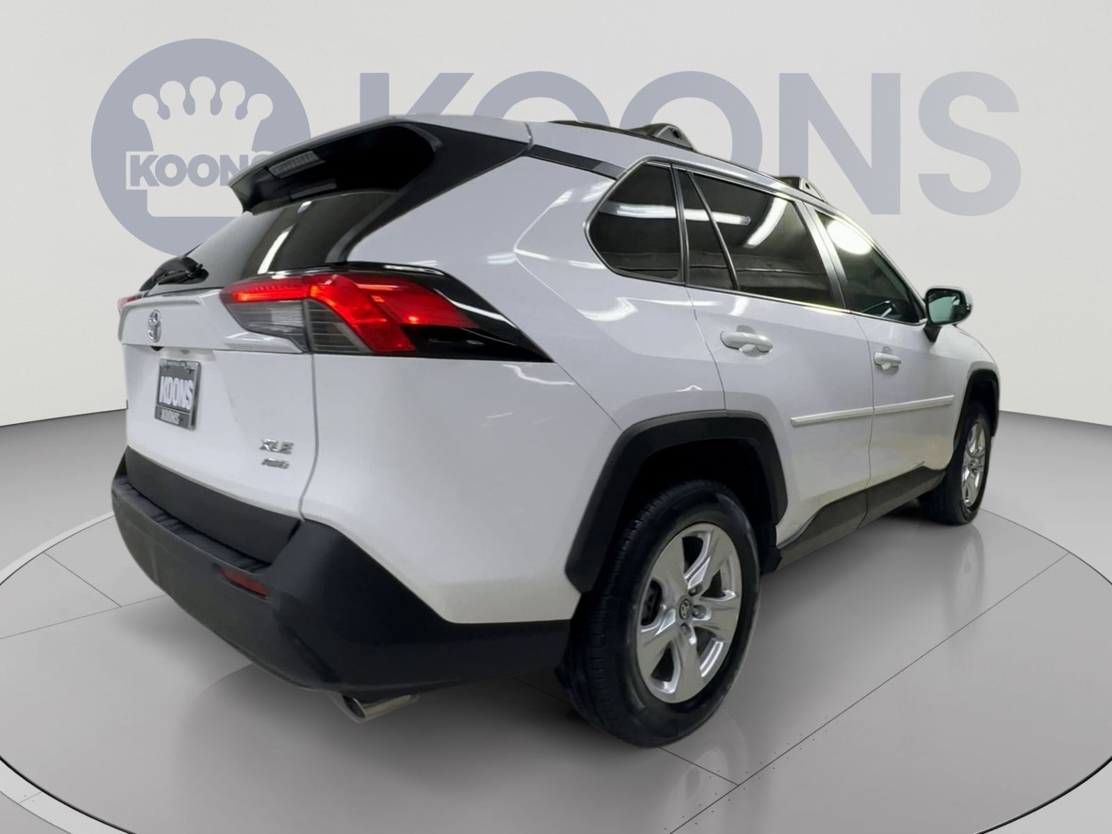 Used 2021 Toyota RAV4 XLE AWD/4WD image 11