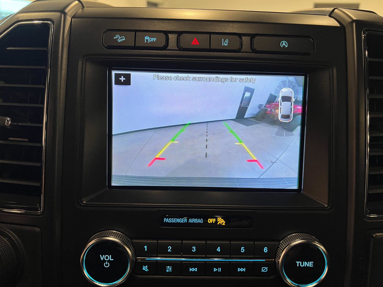 Used 2019 Ford Expedition Limited w/ Equipment Group 301A AWD/4WD image 19