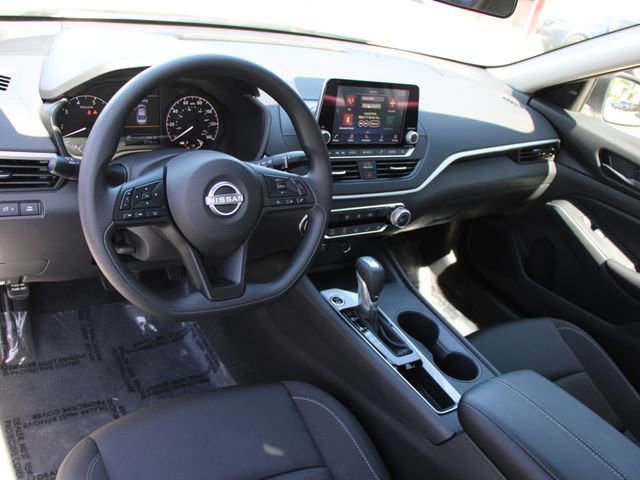 Certified 2025 Nissan Altima 2.5 S image 4