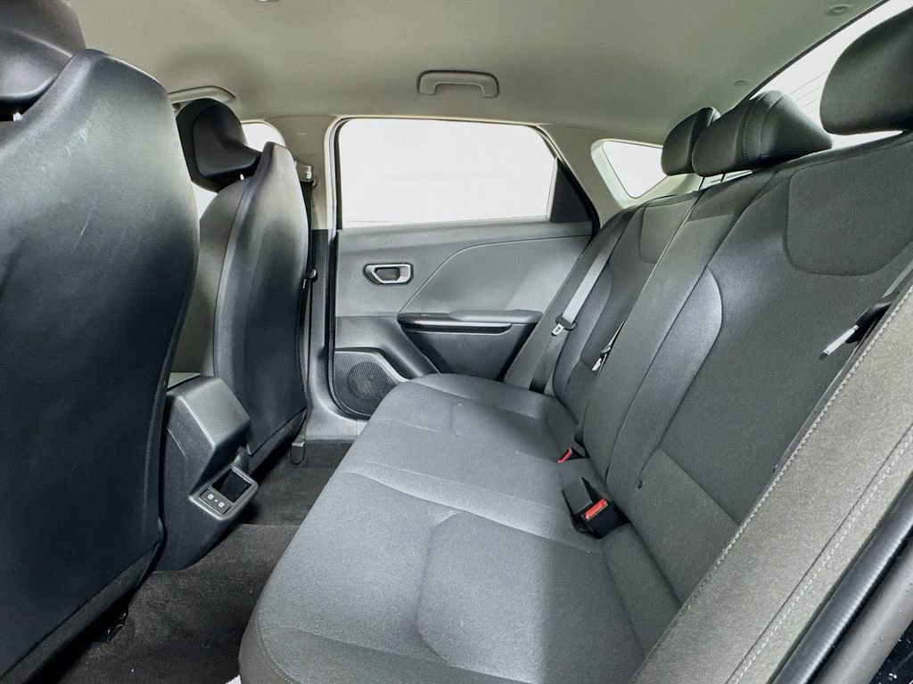 Used 2025 Kia K4 LXS image 12