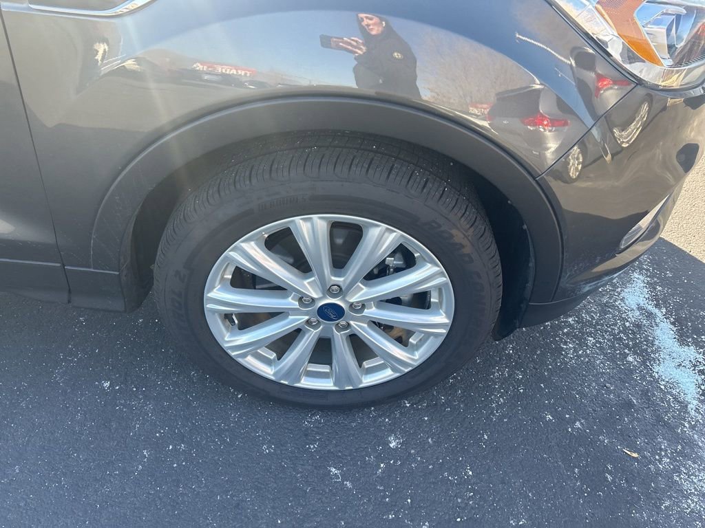 Used 2019 Ford Escape SEL image 12