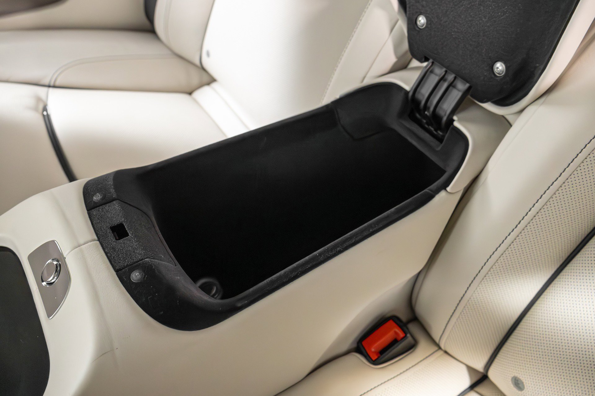 Used 2016 Rolls-Royce Wraith image 32