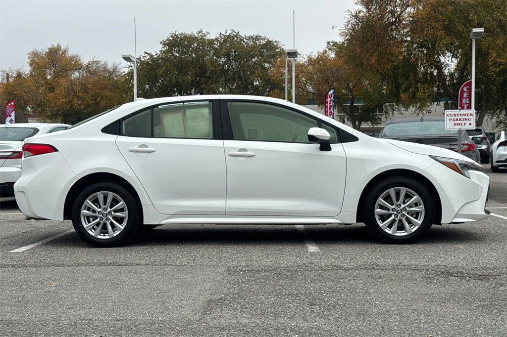 Certified 2023 Toyota Corolla LE image 2