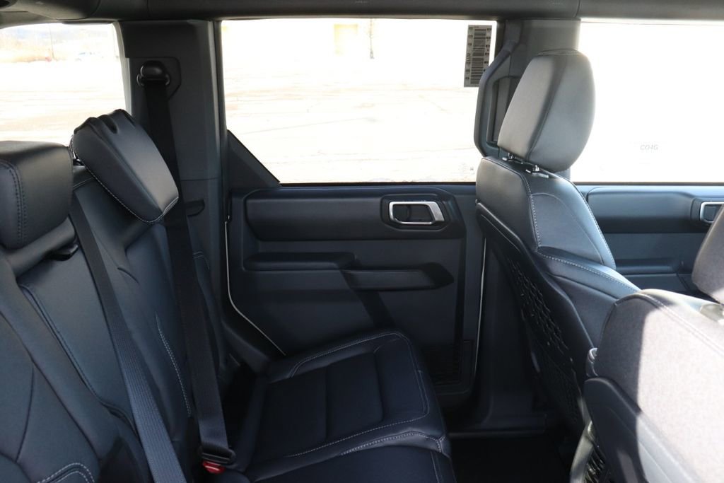 New 2025 Ford Bronco Badlands image 16