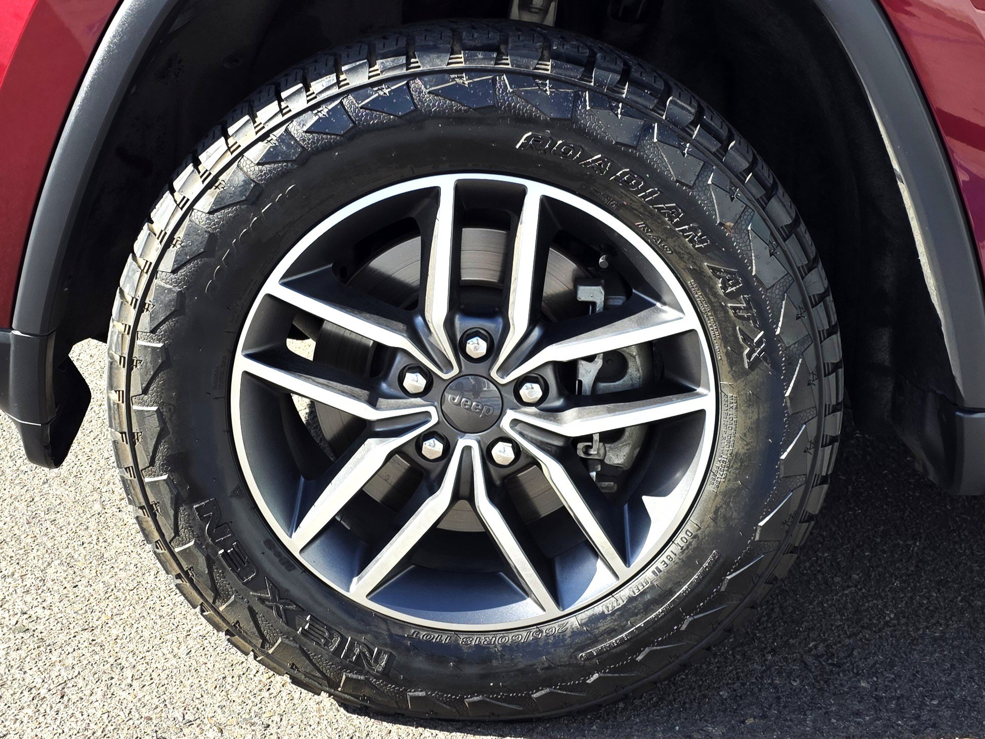 Used 2022 Jeep Grand Cherokee Limited AWD/4WD image 9