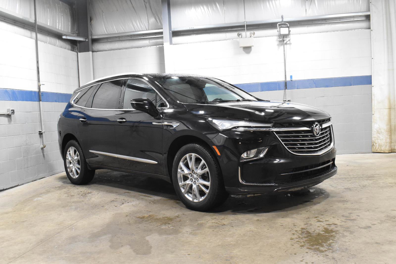 Used 2024 Buick Enclave Essence w/ Experience Buick Package FWD image 34