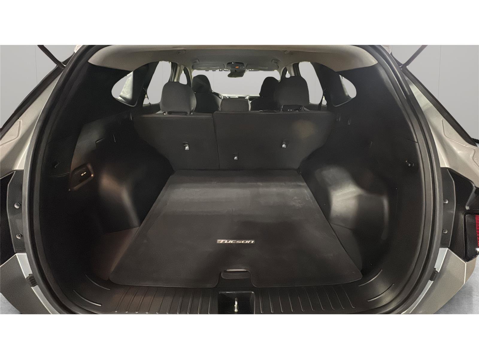 Used 2023 Hyundai Tucson SE AWD/4WD image 12