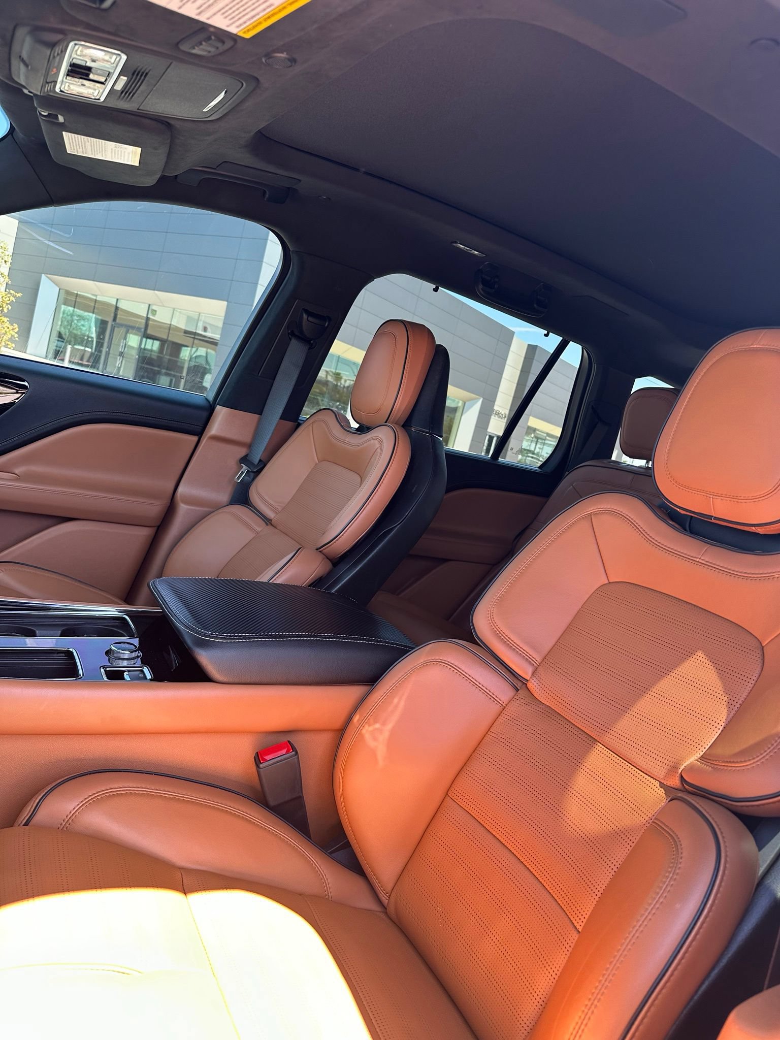 Used 2024 Lincoln Aviator Black Label w/ Dynamic Handling Package AWD/4WD image 14