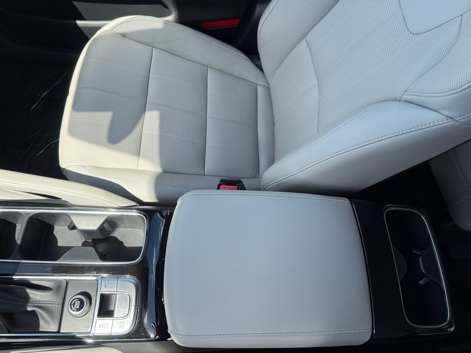 Used 2023 Kia Telluride EX w/ EX Captain's Chair Package image 14