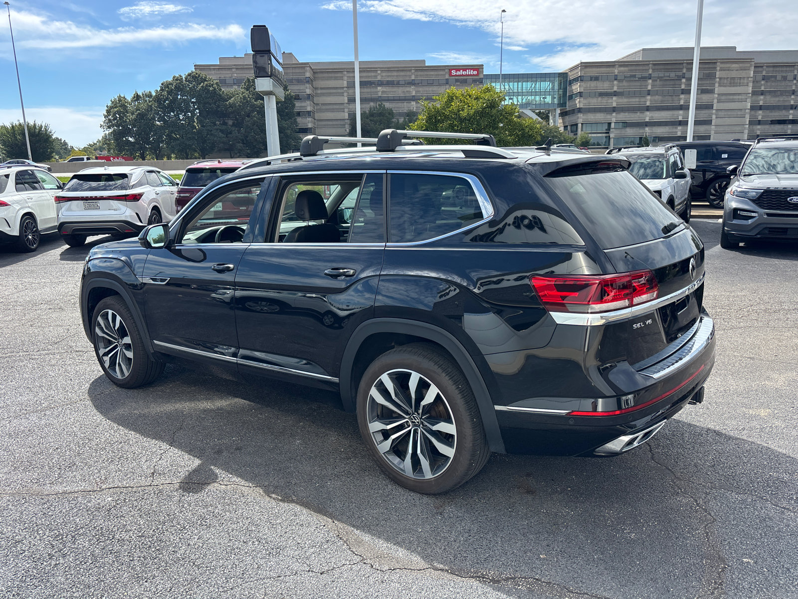 Used 2022 Volkswagen Atlas SEL Premium AWD/4WD image 5