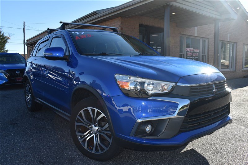 Used 2017 Mitsubishi Outlander Sport SE AWD/4WD image 1