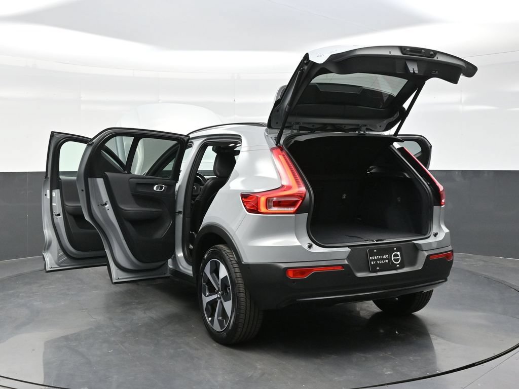 Used 2026 Volvo XC40 B5 Plus AWD/4WD image 41