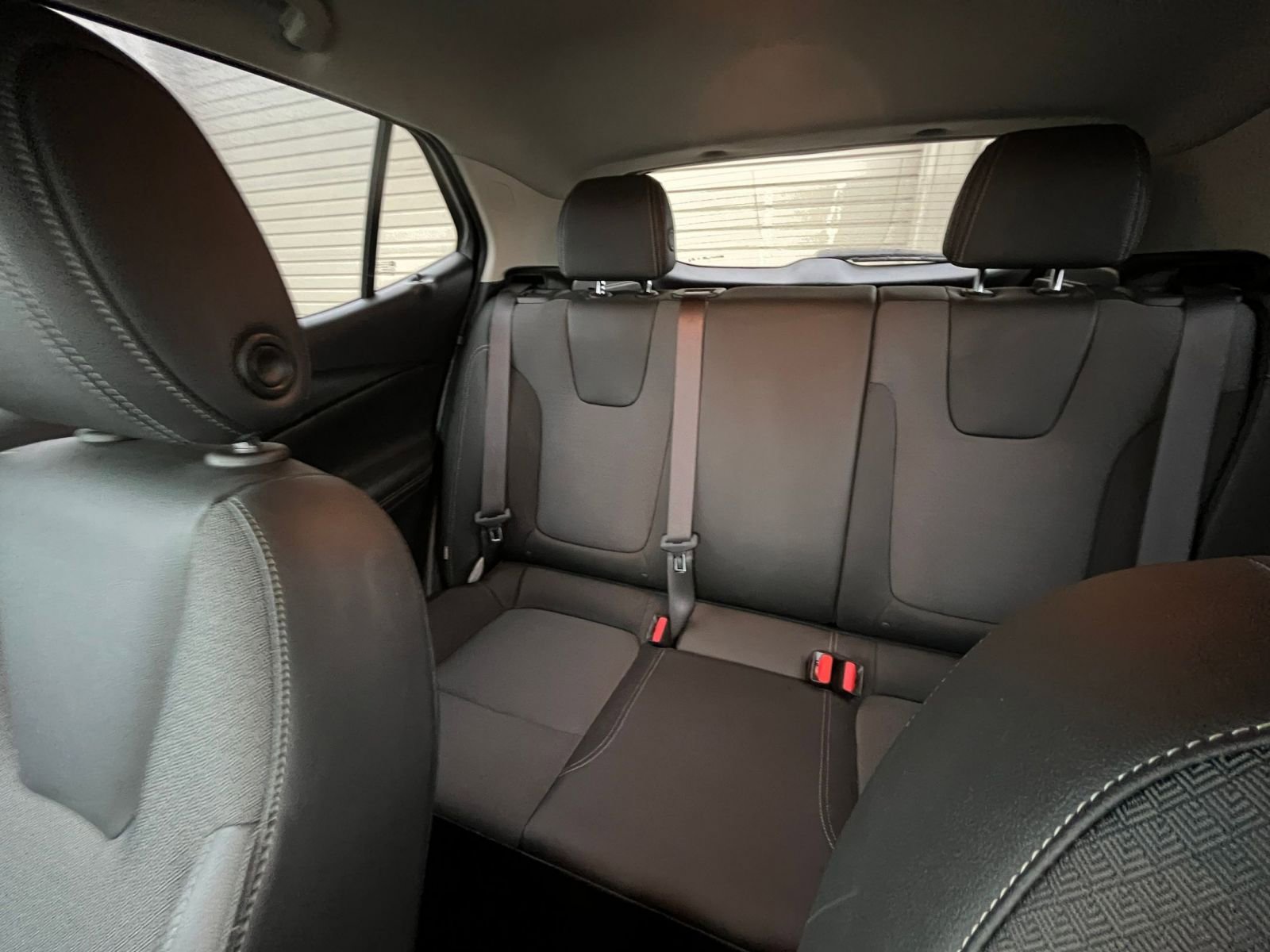 Used 2025 Buick Encore GX Preferred image 37