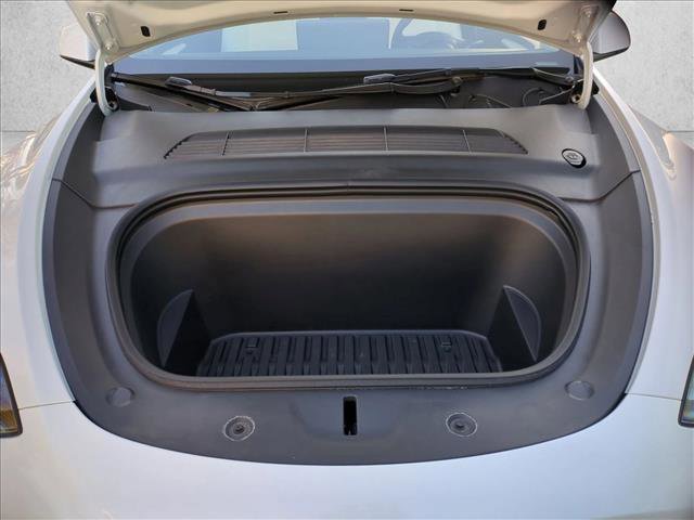 Used 2024 Tesla Model Y 2WD image 22