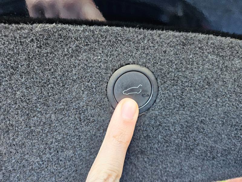 Used 2023 Tesla Model X image 71