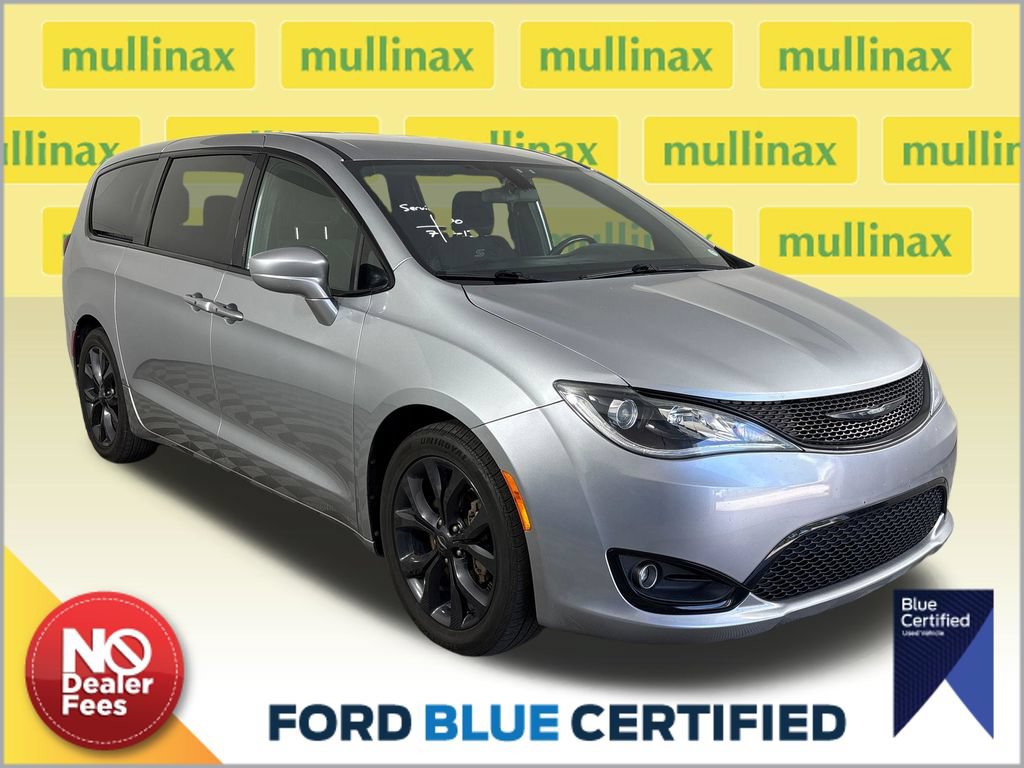 Used 2018 Chrysler Pacifica Touring Plus w/ S Appearance Package FWD image 1