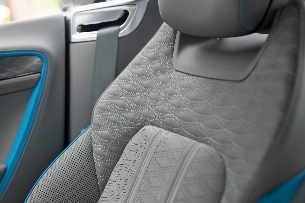 Used 2025 Bentley Continental GT Speed image 37