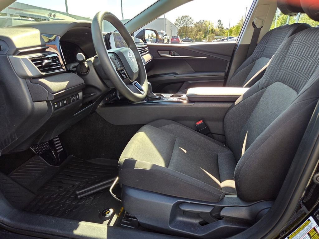 Certified 2025 Toyota Camry LE FWD image 4