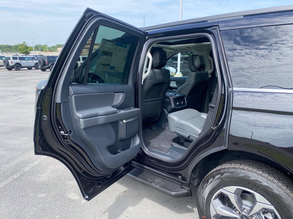 New 2027 Ford Expedition Active AWD/4WD image 27