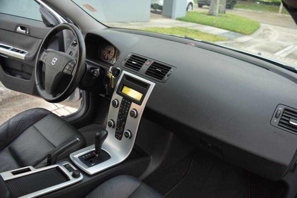 Used 2011 Volvo V50 T5 image 55