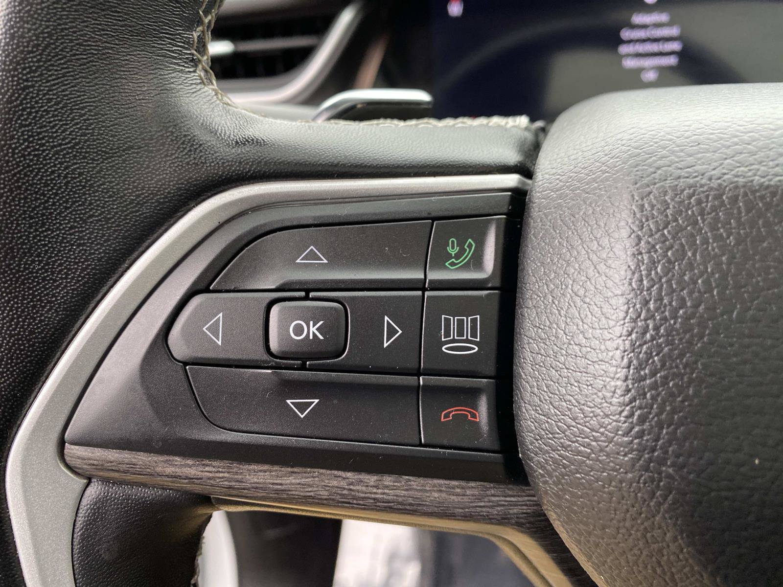 Used 2022 Jeep Grand Cherokee L Limited w/ Luxury Tech Group II AWD/4WD image 16