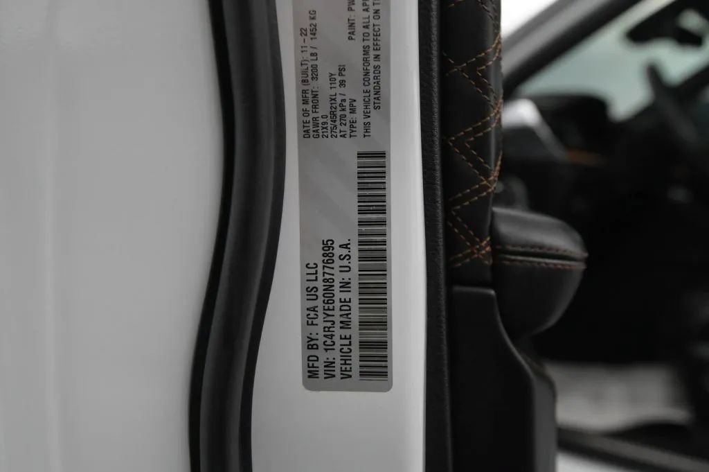 Used 2022 Jeep Grand Cherokee Summit AWD/4WD image 24