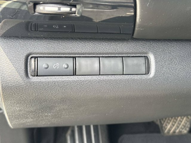 Used 2023 Nissan Pathfinder S FWD image 27