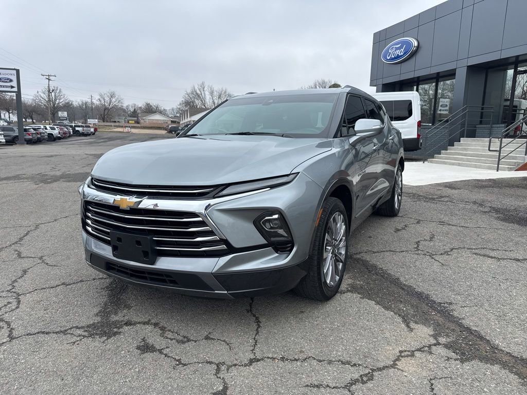Used 2023 Chevrolet Blazer Premier image 2
