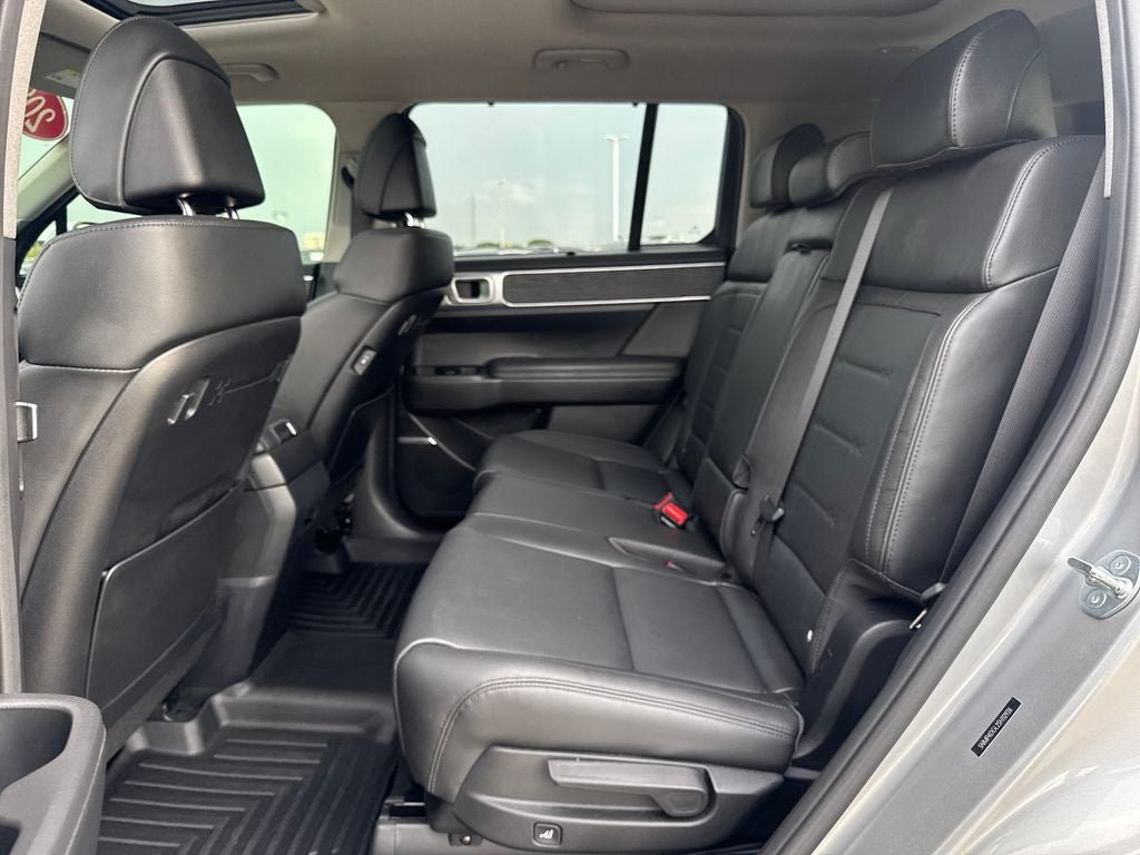 Used 2025 Hyundai Santa Fe Limited AWD/4WD image 19