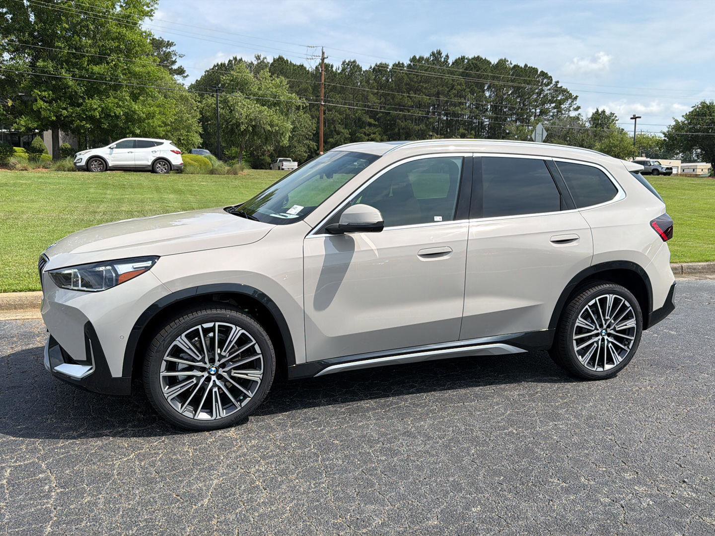 New 2026 BMW X1 xDrive28i w/ Technology Package AWD/4WD image 3
