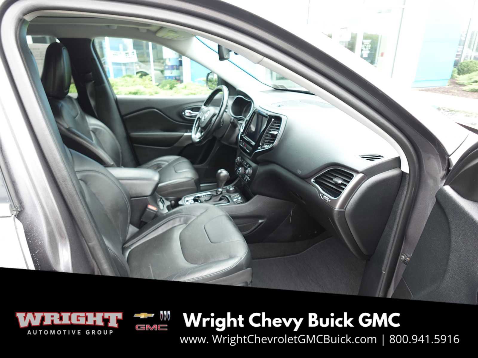 Used 2020 Jeep Cherokee Limited image 30