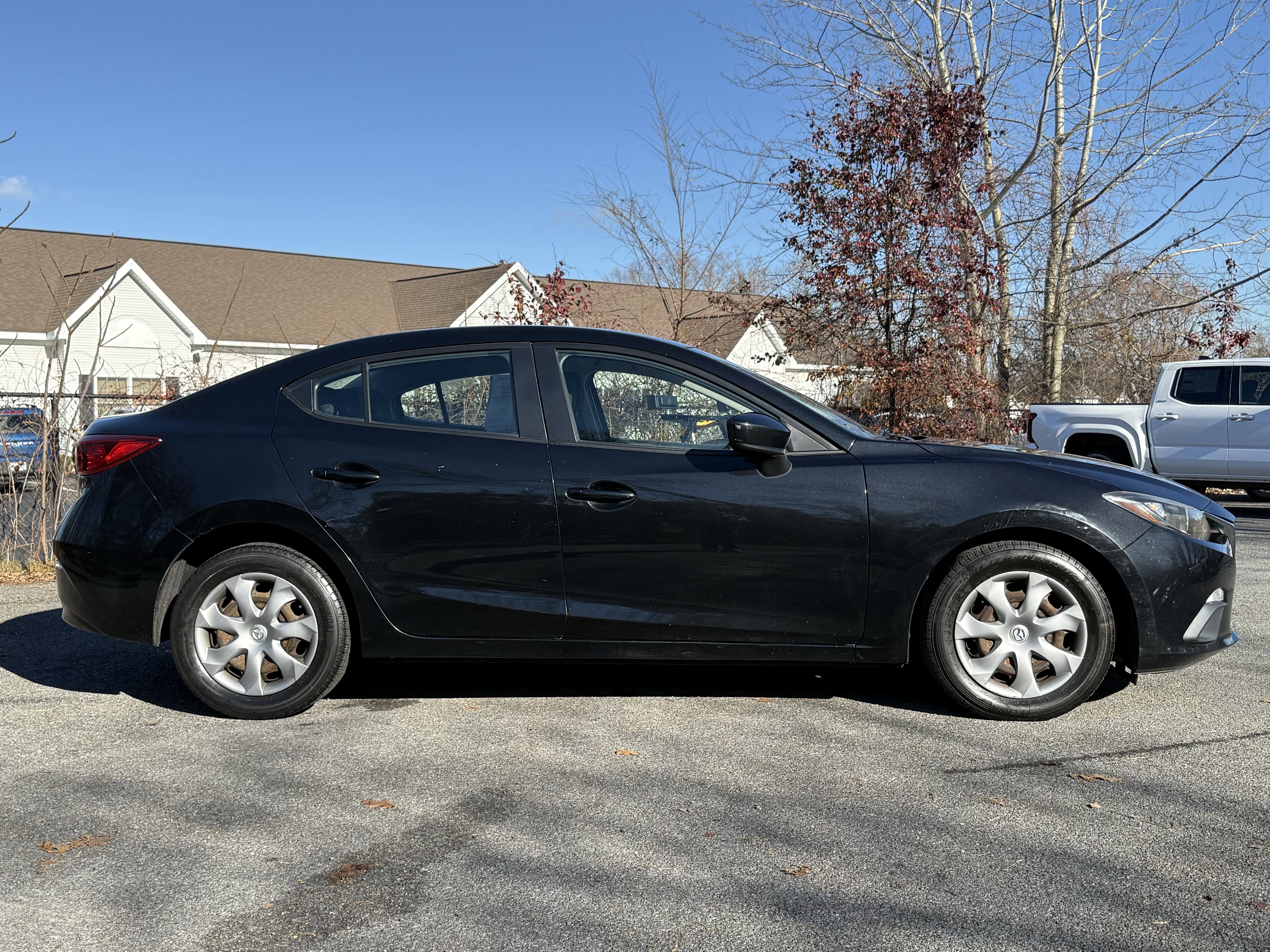Used 2014 MAZDA MAZDA3 i Sport image 9