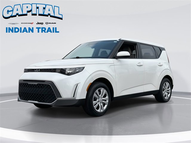 Used 2025 Kia Soul LX image 1