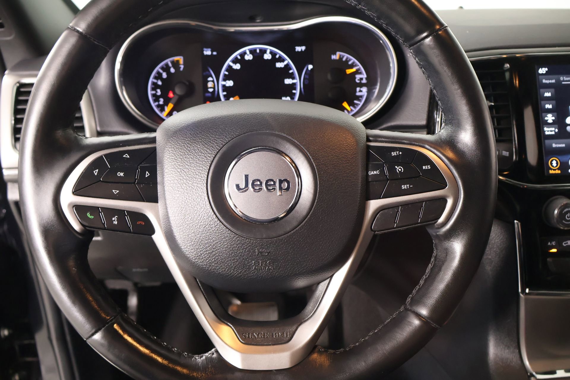 Used 2020 Jeep Grand Cherokee Altitude AWD/4WD image 3