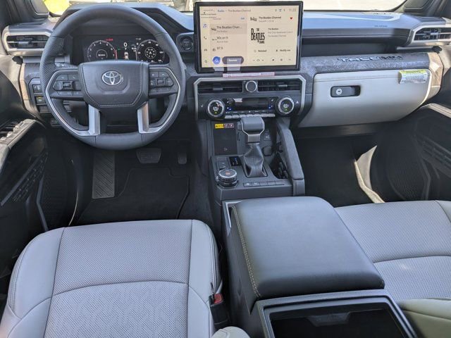 Used 2025 Toyota Tacoma Limited AWD/4WD image 19