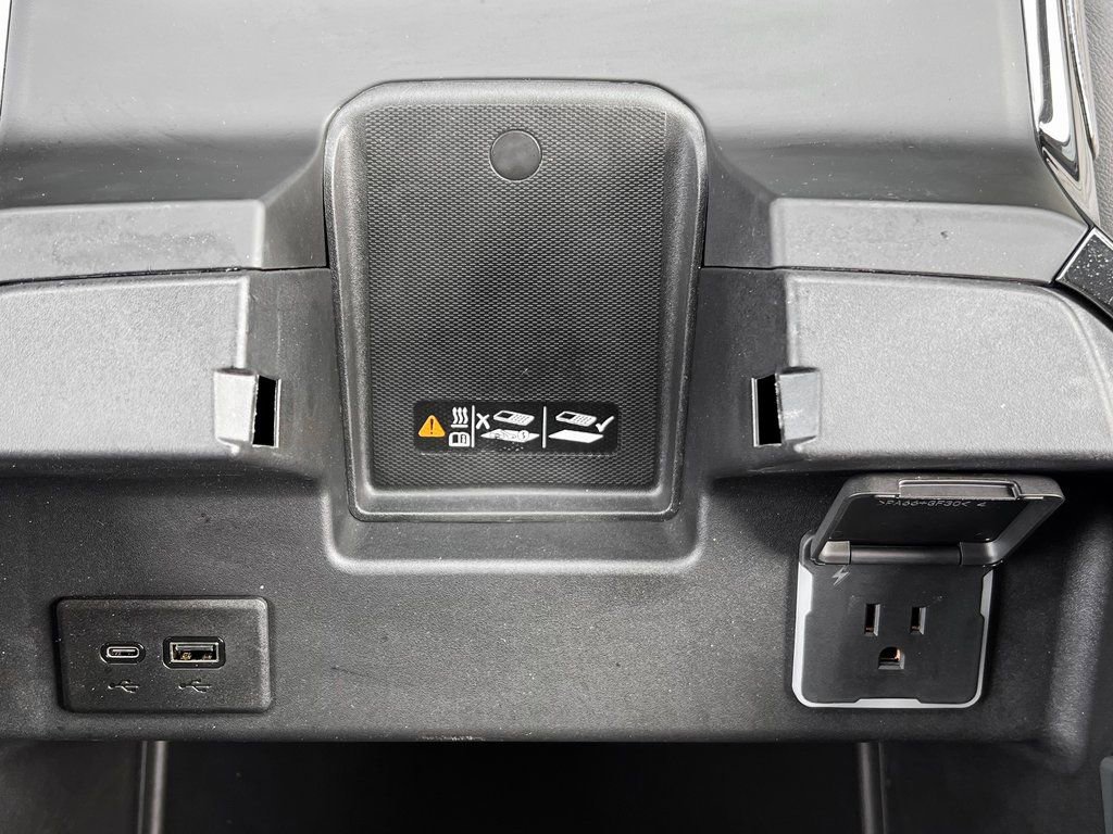 Used 2024 Chevrolet Silverado 2500 ZR2 w/ Technology Package image 27