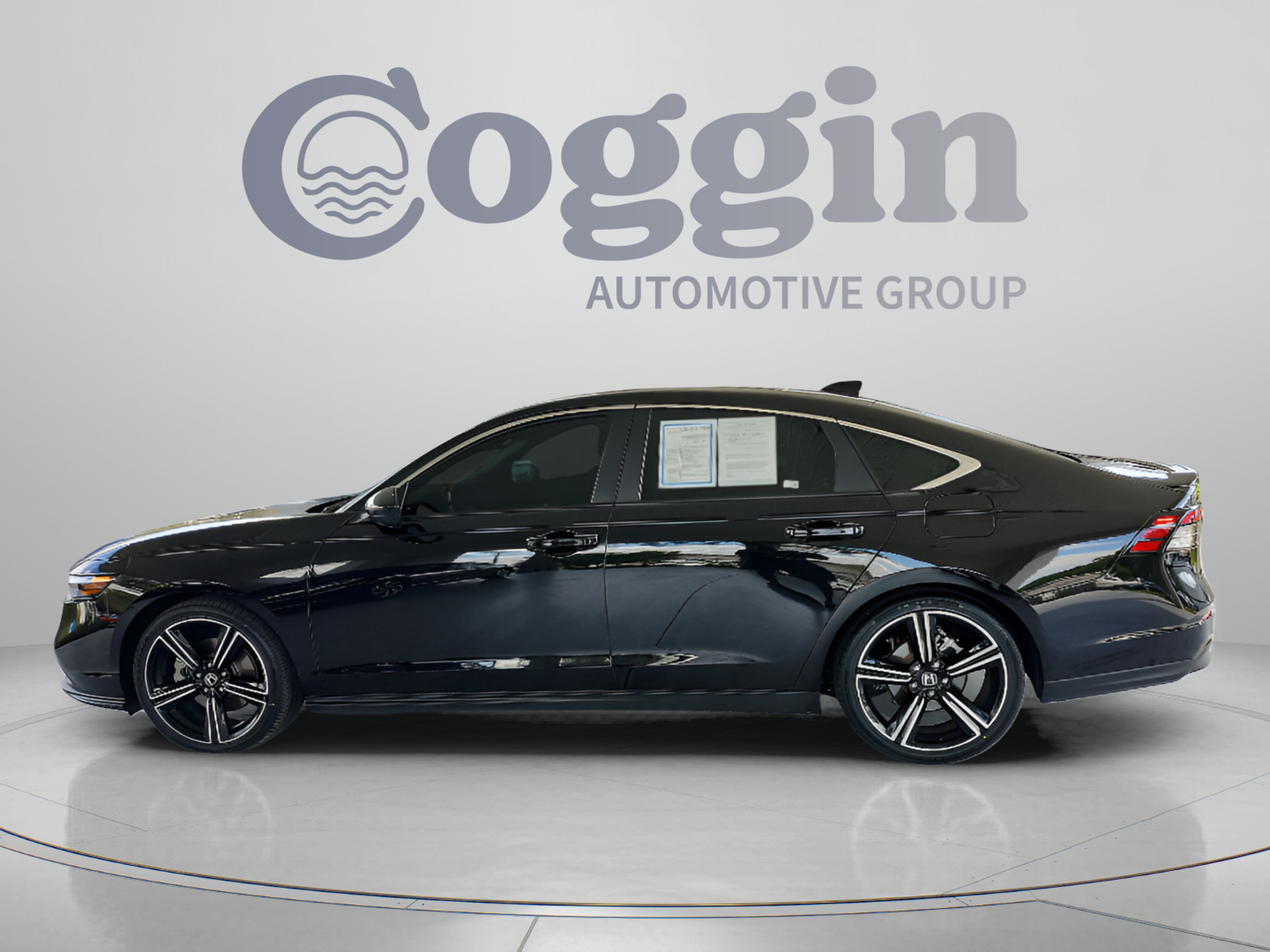 Used 2025 Honda Accord Sport image 2