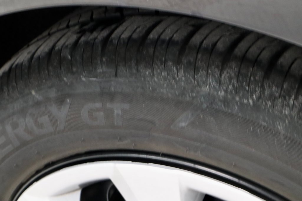 Used 2025 Toyota Corolla LE image 19