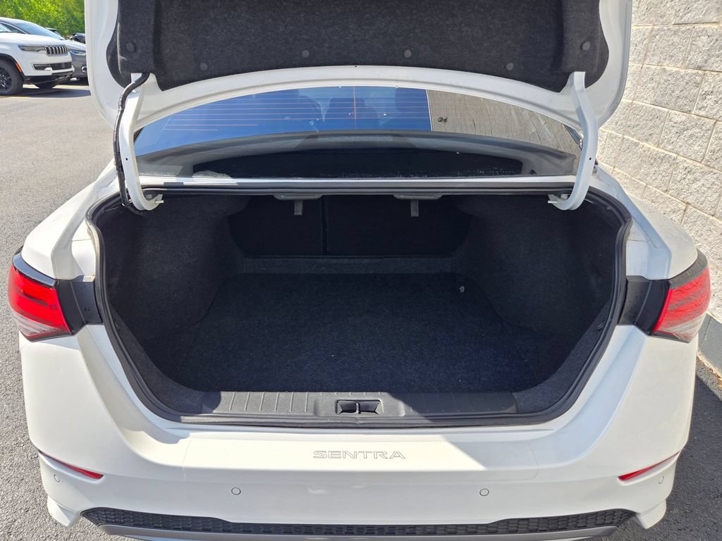 Used 2023 Nissan Sentra SR w/ SR Premium Package FWD image 34
