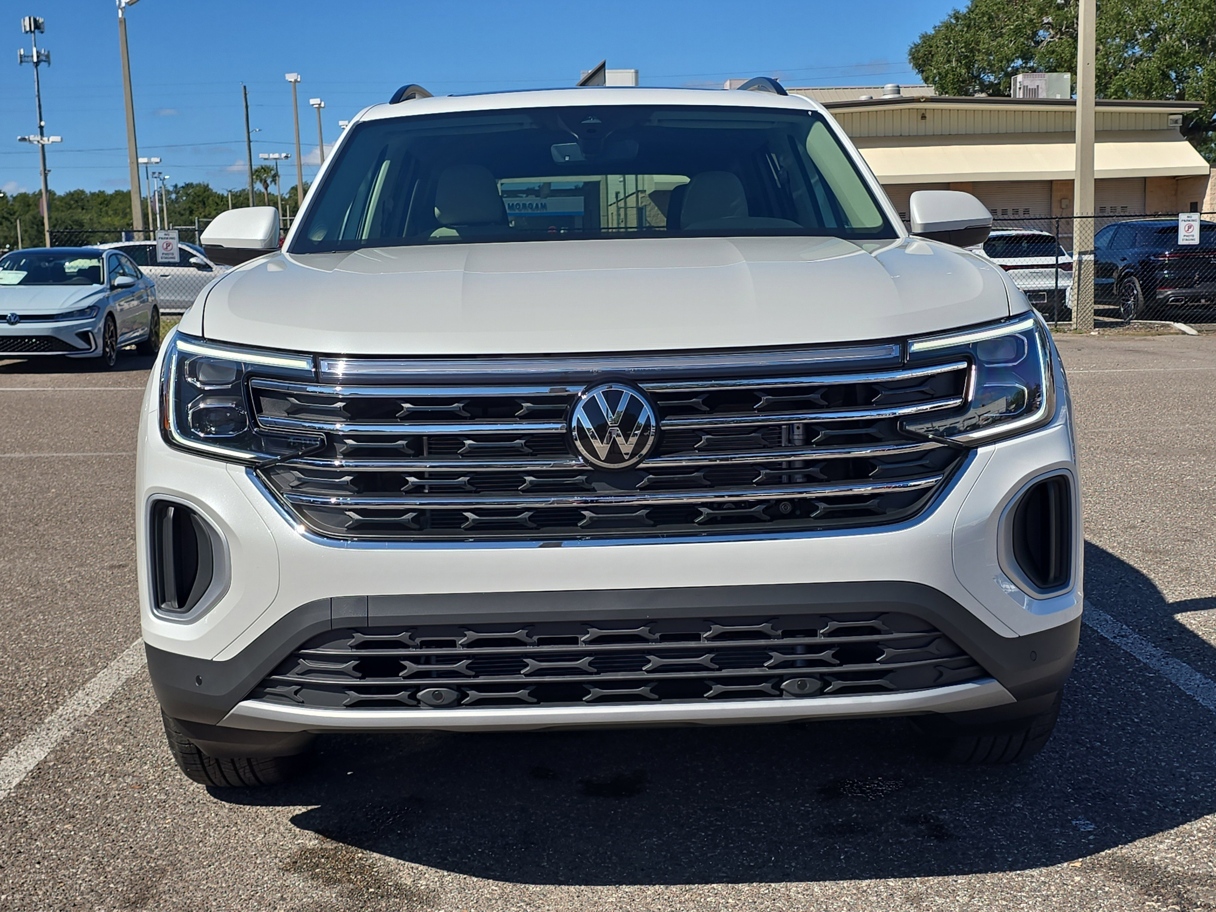 New 2026 Volkswagen Atlas SE image 3