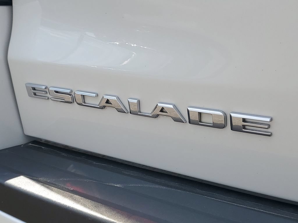 Used 2018 Cadillac Escalade Premium Luxury AWD/4WD image 6