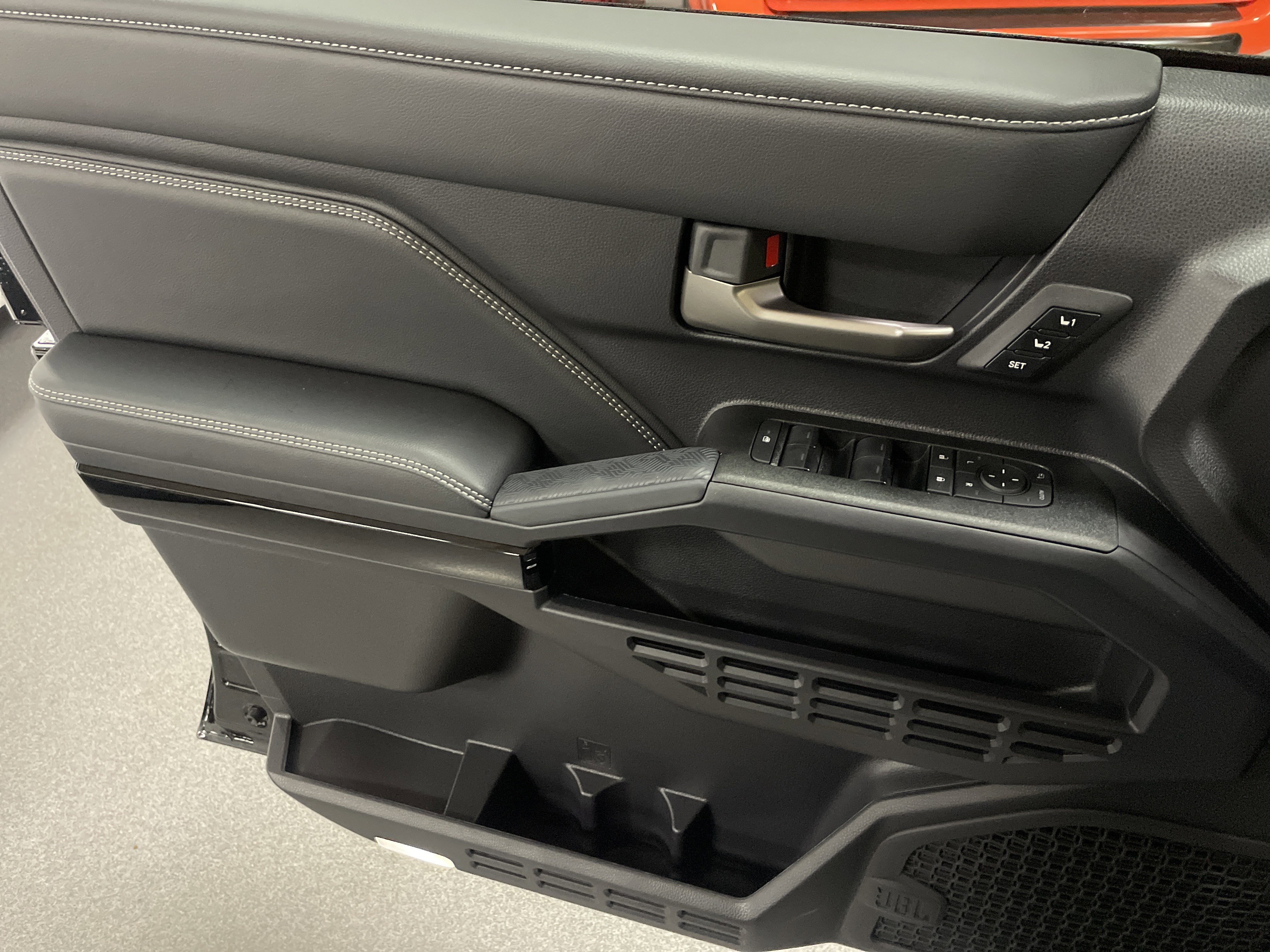 Used 2025 Toyota 4Runner Limited image 14