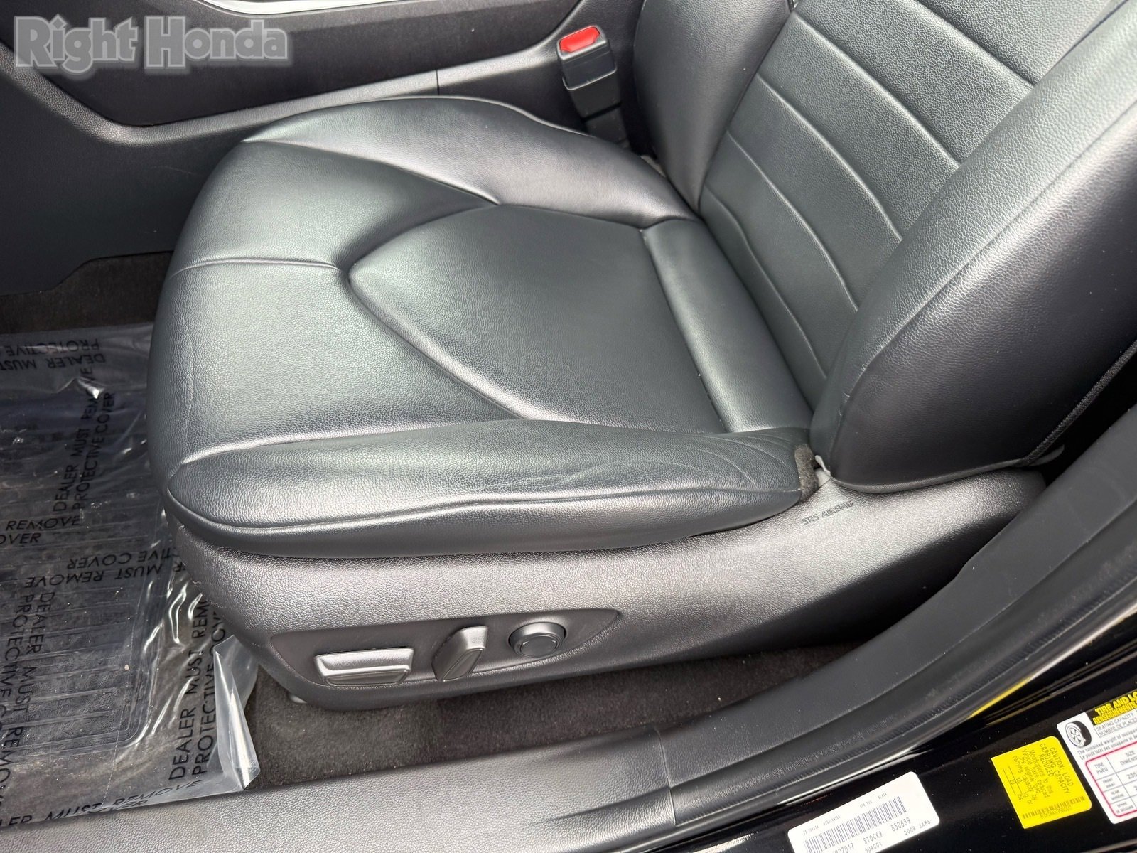 Used 2023 Toyota Highlander XLE image 13