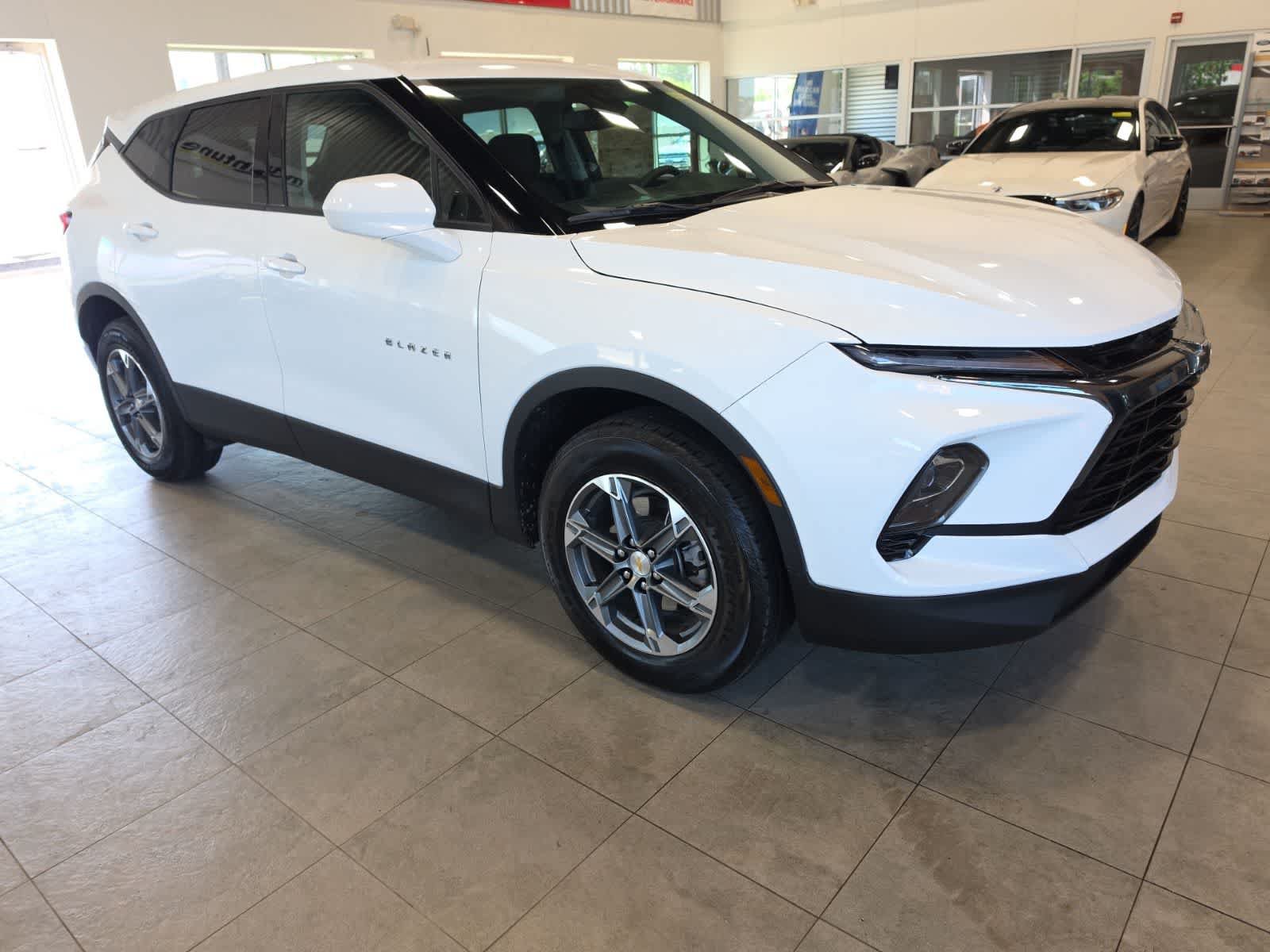 Used 2025 Chevrolet Blazer LT AWD/4WD image 5