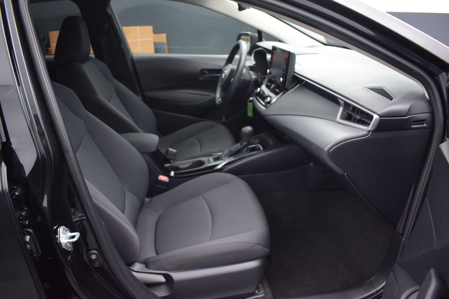 Used 2022 Toyota Corolla LE FWD image 10