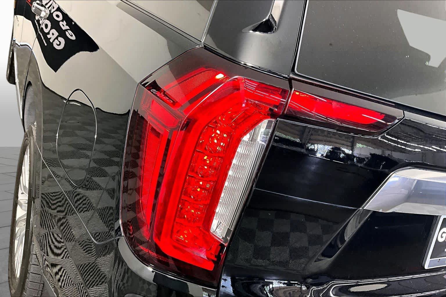Used 2023 GMC Yukon Denali RWD image 28