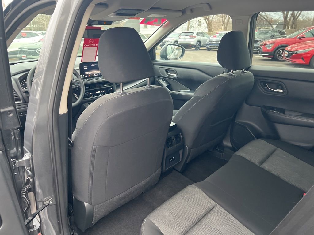 Certified 2024 Nissan Rogue SV image 10